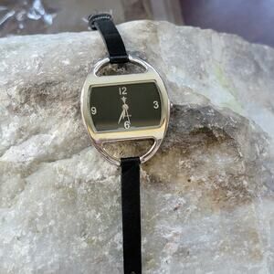 Vintage Black Oval Quartz Watches Japan Movt Unique Case Slim Strap Minimalist